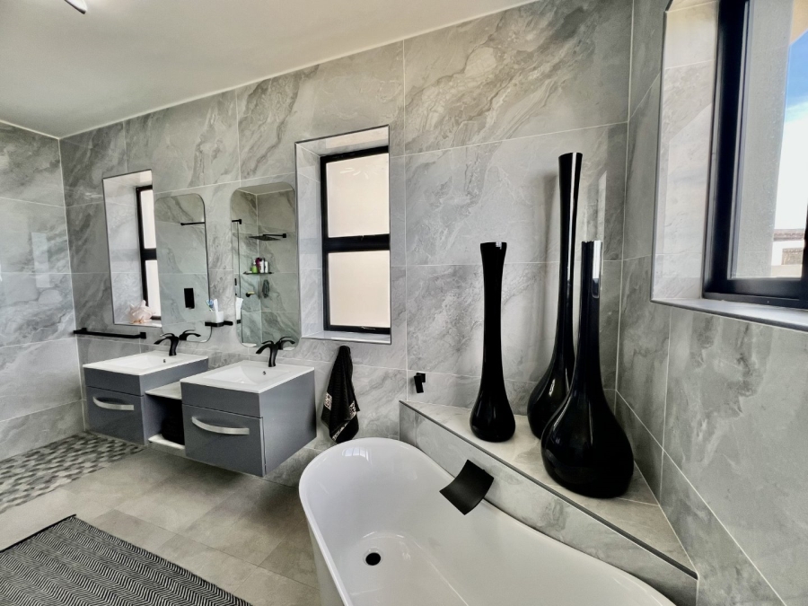 4 Bedroom Property for Sale in Breakwater Bay Eco Estate Western Cape